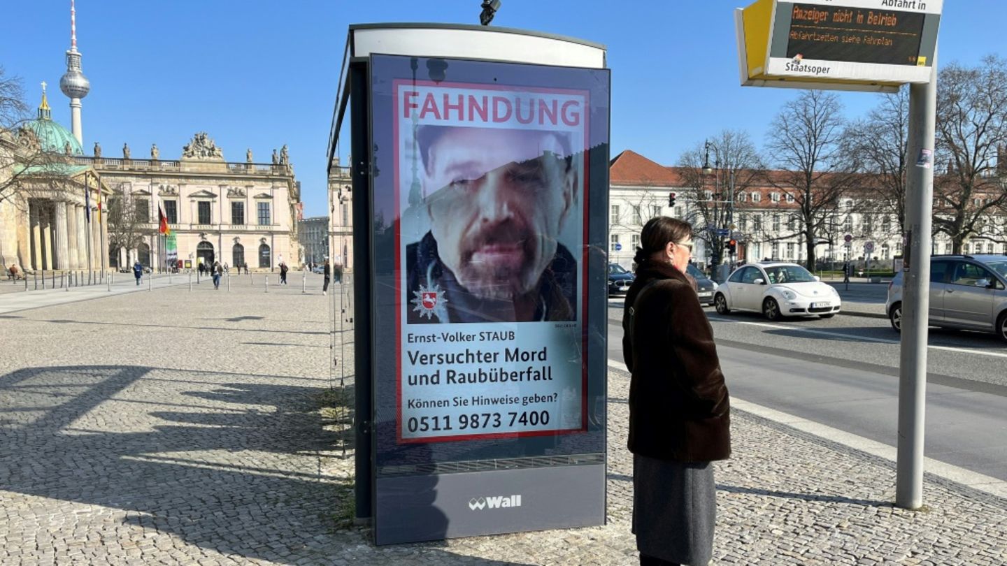Fahndungsplakat mit Foto von Staub
