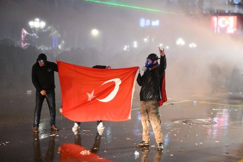 Seit Tagen gibt es in der Türkei heftige Proteste gegen die Regierung – vor allem junge Menschen sind auf der Straße