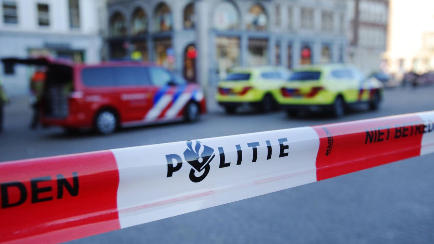 Der Angriff ereignete sich auf einem bekannten Platz in Amsterdam, dem Dam