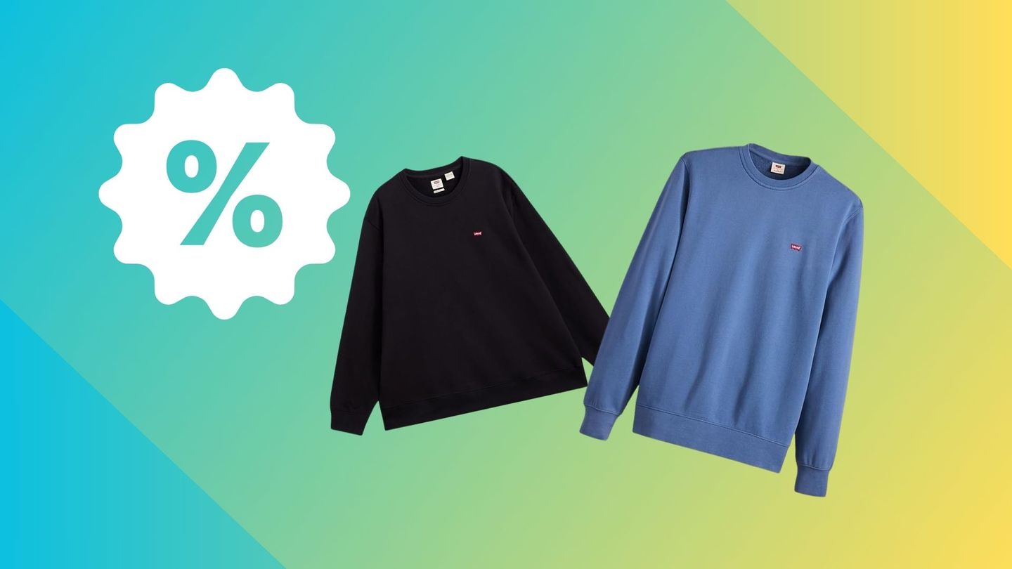 Zwei Levis-Pullover vor farbigem Hintergrund