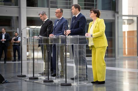 Parteichefs von Union und SPD Markus Söder, Friedrich Merz, Lars Klingbeil, Saskia Esken (v. links)