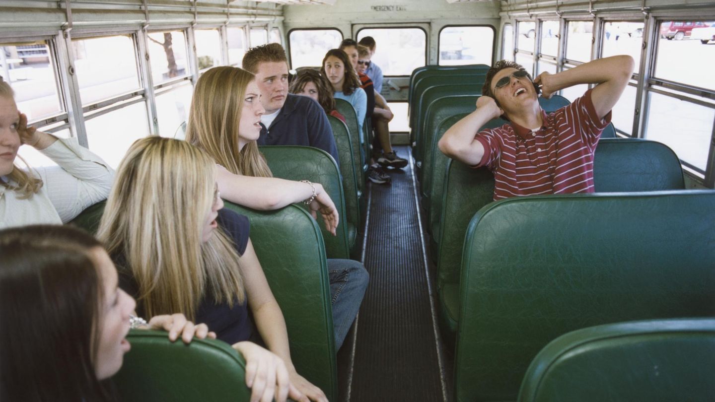 Lärm in Bus und Bahn braucht wirklich niemand
