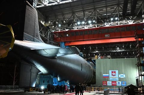 Putin Tauft Mächtiges Atom U Boot: Das Ist Der Geheime Plan! - 6yt197x