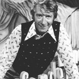 Ähnlich populär wie "Kuli" war auch Rudi Carrell. Der Niederländer hatte die Deutschen von 1961 bis 1968 mit der "Rudi Carrell Show" unterhalten. Von 1974 bis 1979 kam er mit "Am laufenden Band" insgesamt 51 Mal am Samstagabend in die deutschen Wohnzimmer. Die Sendung gehört zu den erfolgreichsten Shows im deutschen Fernsehen