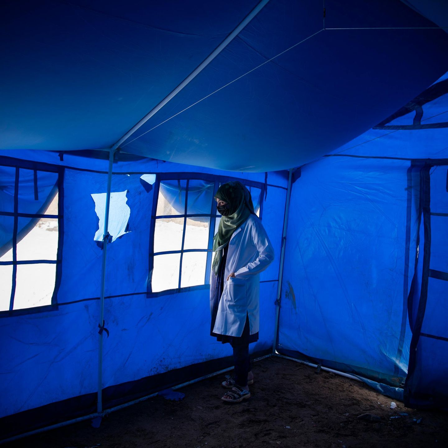 Ärztin in blaumen Zelt in Afghanistan Ärztin in blaumen Zelt in Afghanistan