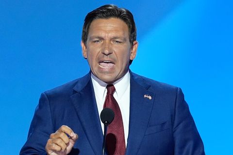 Der Gouverneur von Florida, der Republikaner Ron DeSantis, unterstützt das Gesetz: "Warum Ausländer importieren?"