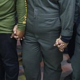 Zusammenhalt im Chaos: In Thailand stieg die Zahl der bislang offiziell bestätigten Todesopfer infolge des Bebens laut Medienberichten am Samstag von drei auf zehn