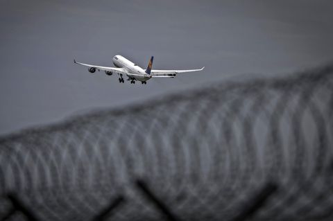 Abschiebeflüge: Ein Flugzeug hebt ab