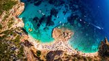 Blick aus der Vogelperspektive auf die Cala Goloritze