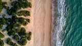Luftbild eines Strands in Italien
