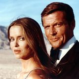 Szene aus James Bond "Der Spion, der mich liebte" mit Barbara Bach mit Roger Moore