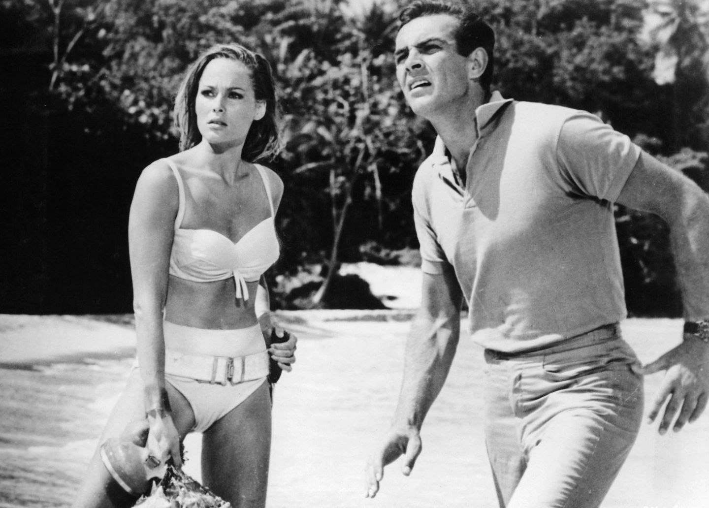 James Bond: Ursula Andress und Sean Connerx in "007 jagt Dr. No"