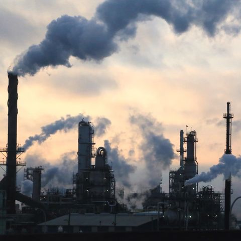 Fossile Brennstoffe : Rauchende Schornsteine der Industrie
