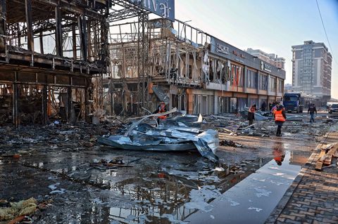 Die Folgen eines nächtlichen russischen Drohnenangriffs auf Odessa