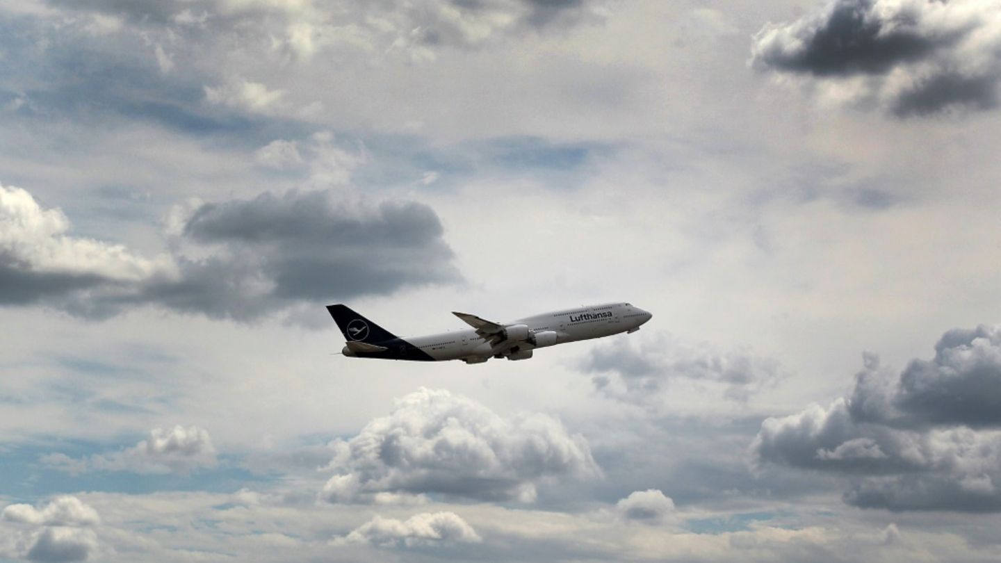 Lufthansa-Maschine beim Start in Frankfurt