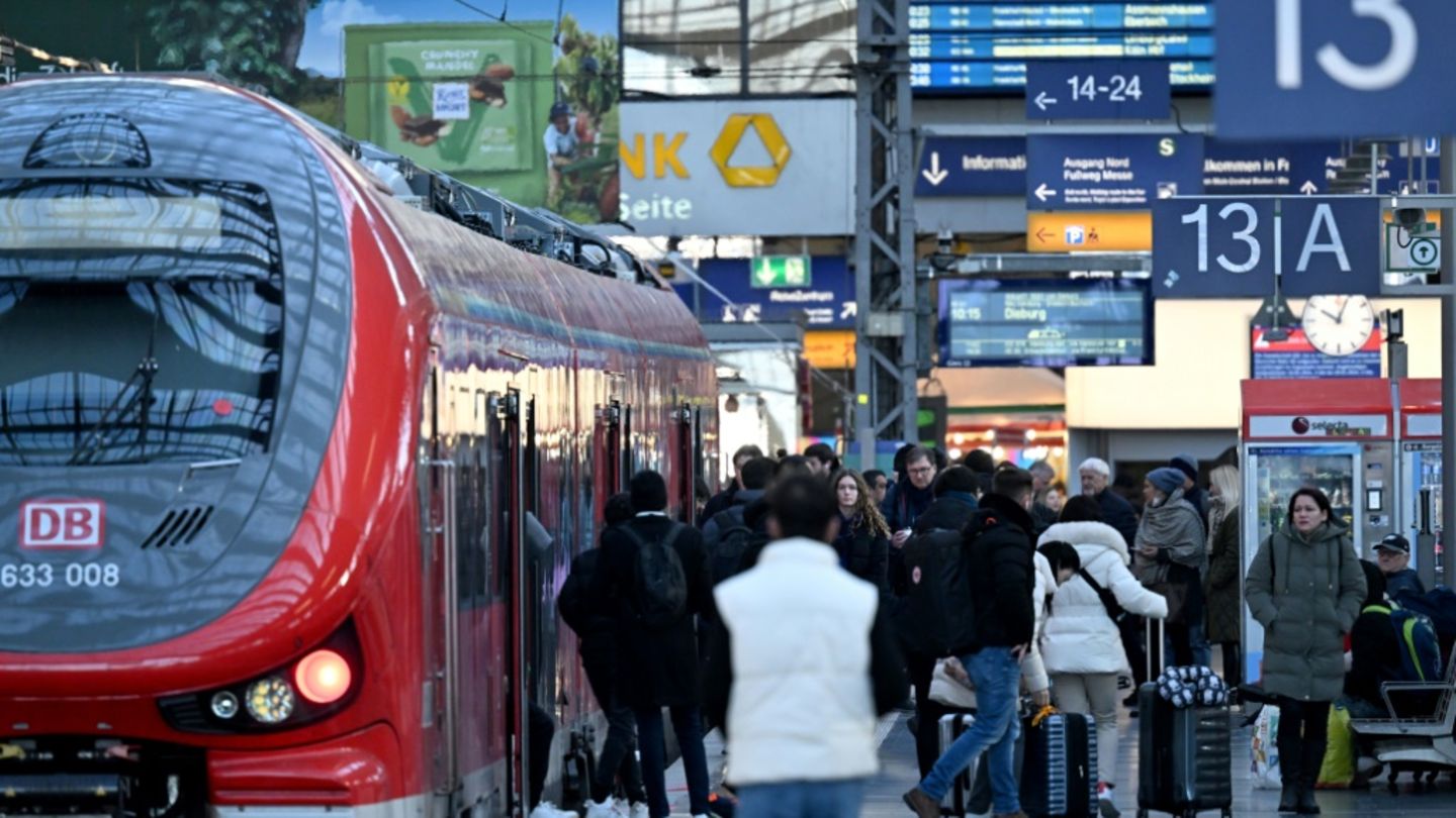 Szene an einem Bahnhof
