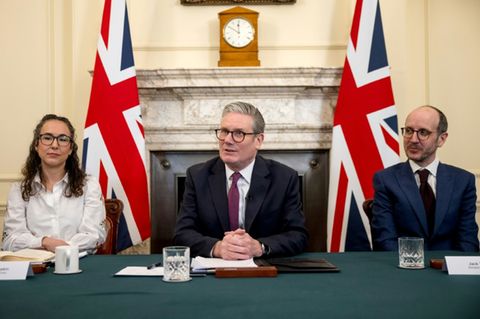 Starmer (M.) bei dem Treffen in der Downing Street