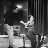 Romy Schneider mit Regisseur Luchino Visconti beim Dreh des Films "Boccaccio 70"