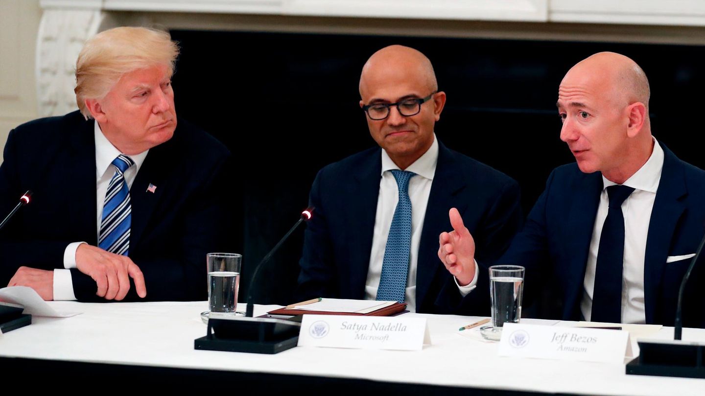 Donald Trump, Microsoft-Chef Satya Nadella und Amazon-Gründer Jeff Bezos