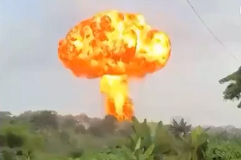 Die überraschende Explosion einer Gaspipeline nahe der malaysischen Hauptstadt Kuala Lumpur sorgt für eine riesige Zerstörung.