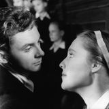 Harald Juhnke in "Drei Mädchen spinnen"