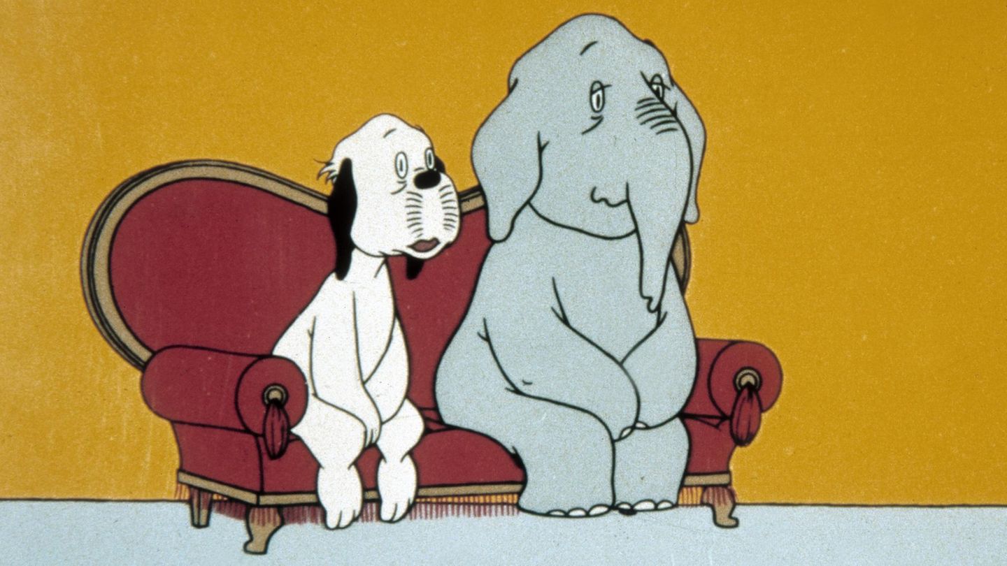 DER GROSSE PREIS WUM und WENDELIN auf der roten Couch. Erfinder der beiden Zeichentrickfiguren ist Loriot. Sendung von 1977