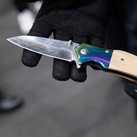 Bei 6,3 Prozent der vollendeten Gewalttaten – dazu zählen unter anderem Mord, Totschlag, Vergewaltigung und gefährliche Körperverletzung – wurde ein Messer benutzt oder damit gedroht