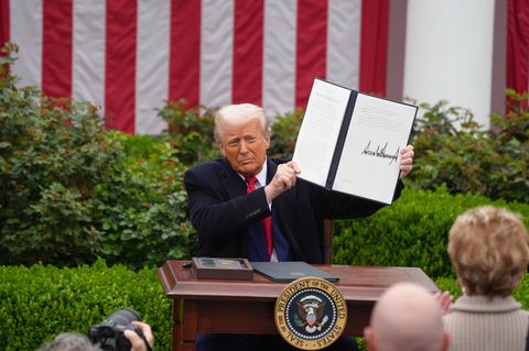 US-Präsident Donald Trump hat am Mittwoch umfangreiche Zölle auf alle Importe verkündet