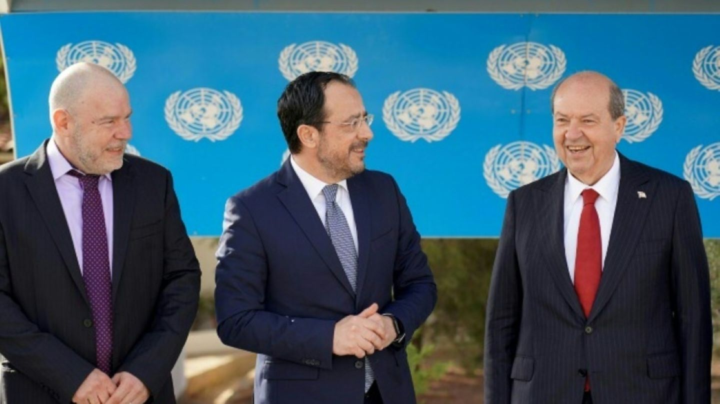 UN-Verteter Stewart (von links), Christodoulides und Tatar