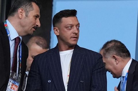 Türkei Mesut Özil im Sommer des vergangenen Jahres zu Gast im Berliner Olympiastadion während der Europameisterschaft