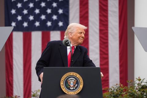 Donald Trump verspricht im Rosengarten des Weißen Hauses ein "goldenes Zeitalter" für die USA