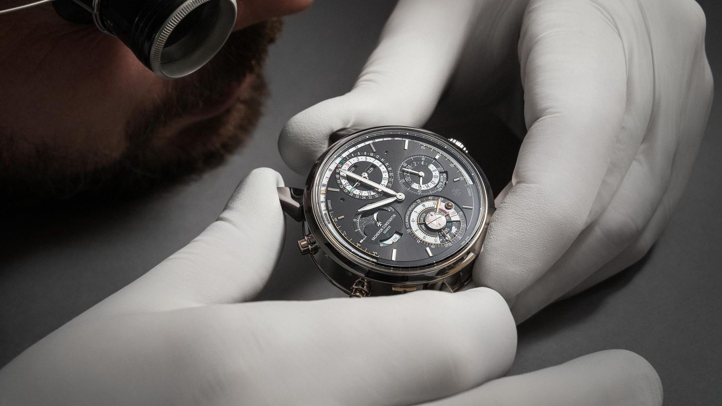 Bitte hochkompliziert! Mitarbeiter von Vacheron Constantin mit der Solaria Ultra Grand Complication