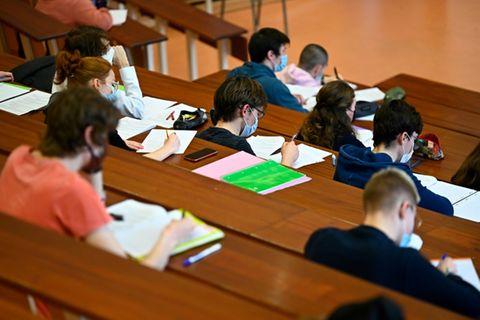 Studenten in einem Hörsaal