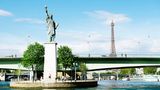 Freiheitsstatue und Eiffelturm in Paris