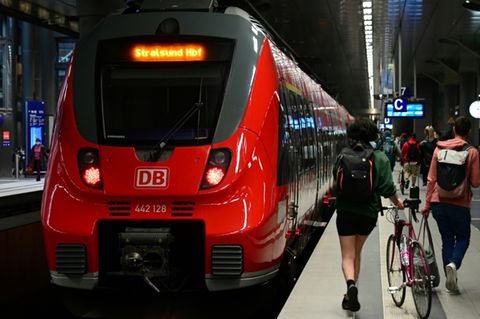 Regionalzug im Berliner Hauptbahnhof
