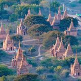 In Myanmar herrscht seit Jahren Bürgerkrieg, ein Erdbeben hat das Land mit seinen rund 55 Millionen Einwohnern kürzlich verwüstet und nun dürfte auch die Wirtschaft unter 44 Prozent Zöllen auf Exporte in die USA leiden. Das Land verkauft vor allem mineralische Brennstoffe (Erdöl, Erdgas und Steinkohle) sowie Kleidung, Gemüse und Pflanzen