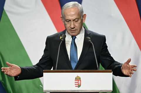 Benjamin Netanjahu bei Pressekonferenz in Budapest