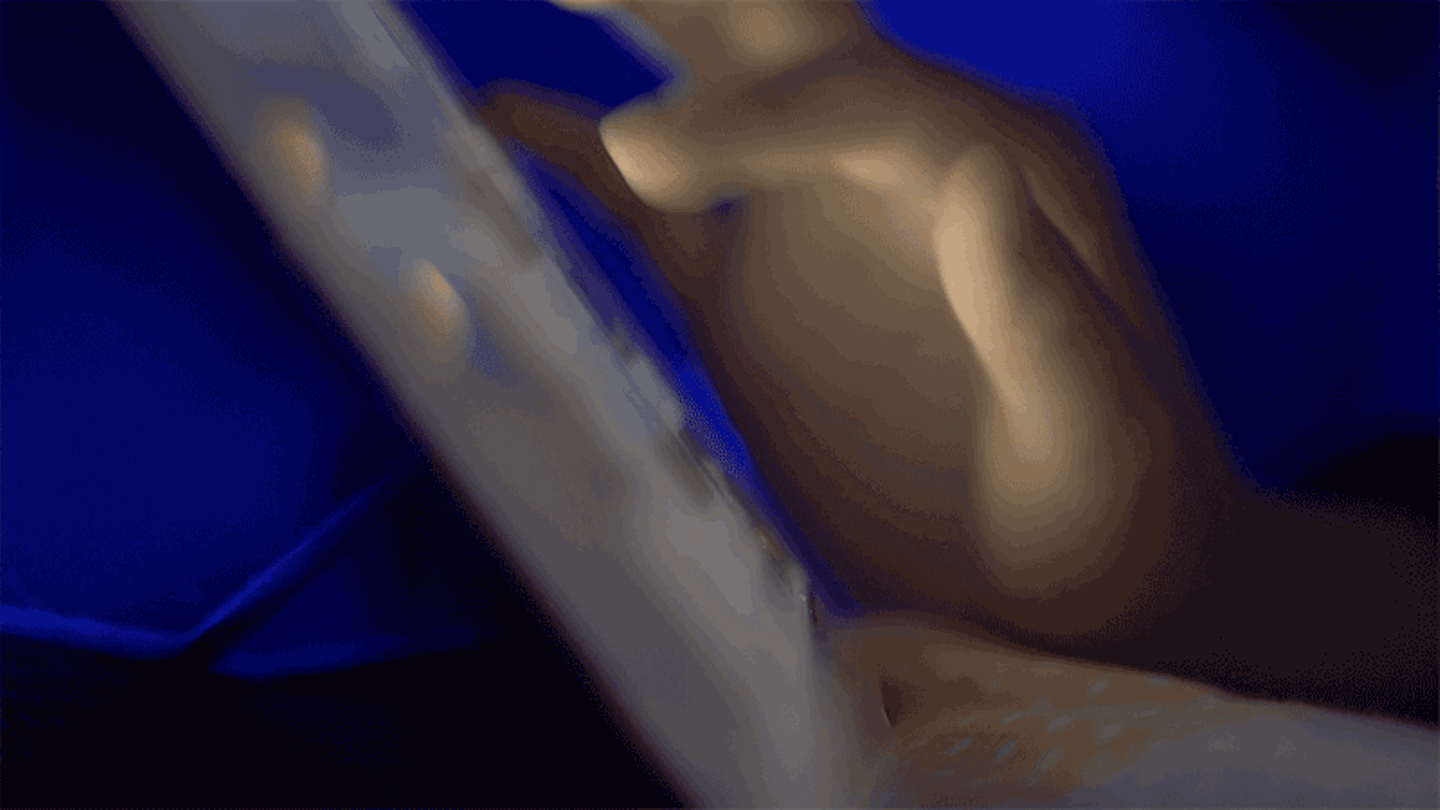 Smartphone in Großbritannien: Kindliche Finger scrollen auf einem Display