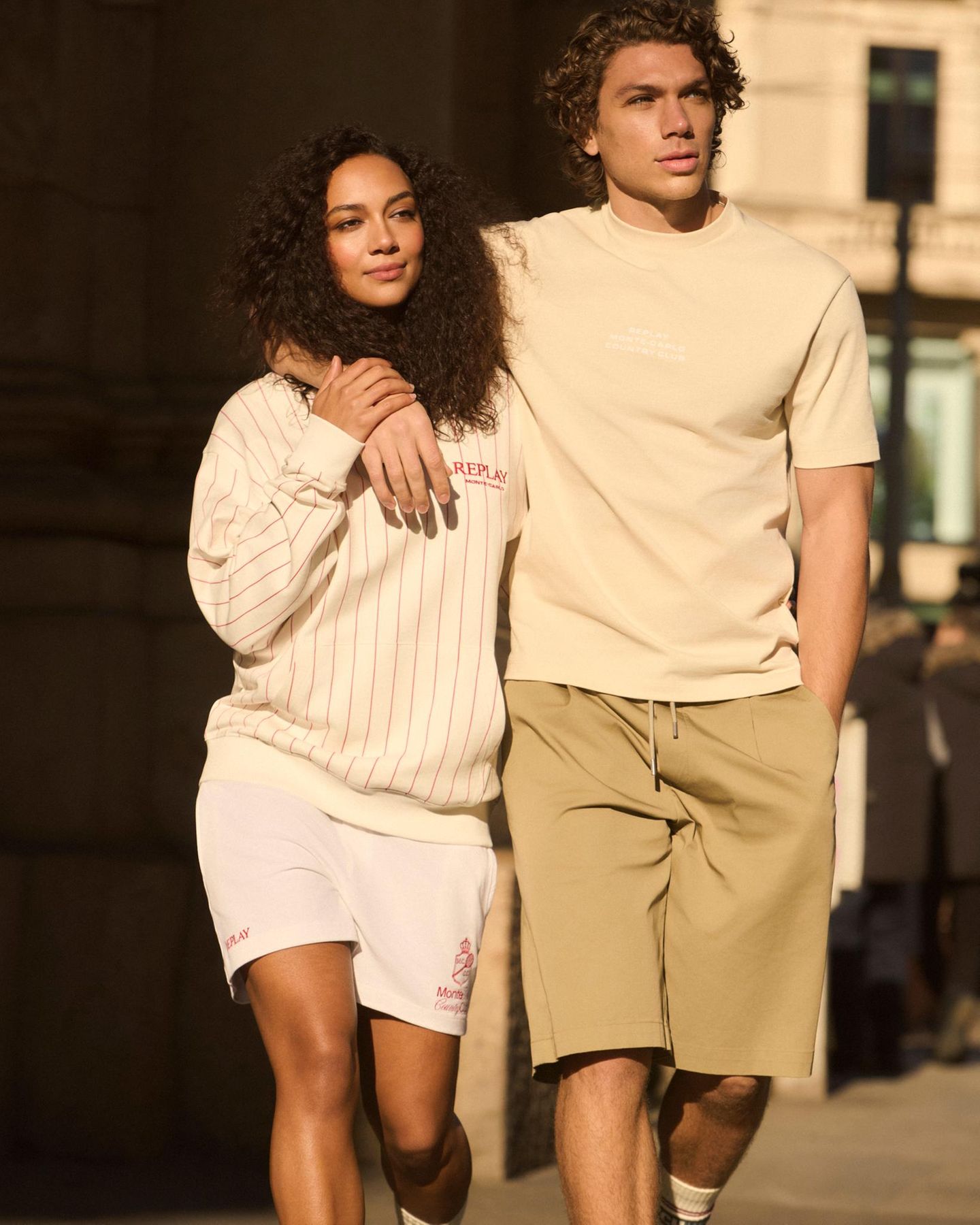 Vip News: Elias Becker modelt gemeinsam mit seiner Freundin Yasmine