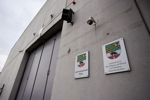 Der Haupteingang des Gefängnis Justizvollzugsanstalt JVA Burg (Archivfoto)