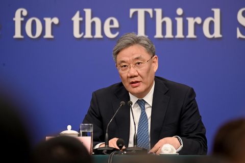 Chinas Handelsminister Wang Wentao spricht vor Journalisten, Streit um Zölle