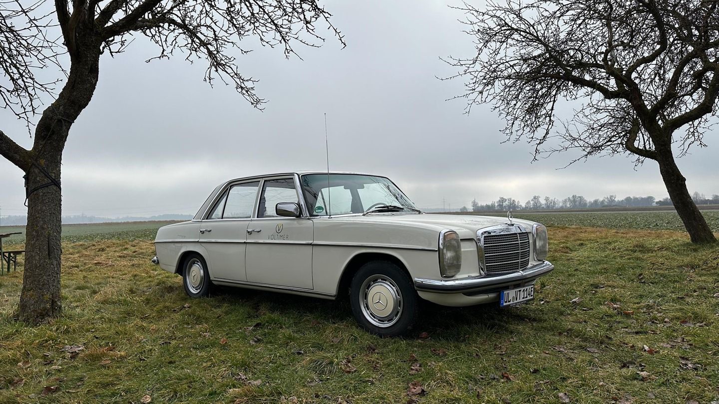 Ein Mercedes 230 /8 mit E-Motor Ein Mercedes 230 /8 mit E-Motor