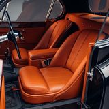 Blick in den Innenraum eines Jaguar XK120 von 1953