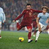 Ein ungewohnter Anblick. Hummels will noch nicht vom Fußball lassen und wechselt 2024 zu AS Rom. Das letzte Kapitel seiner Karriere läuft wenig erfolgreich. Jetzt ist im Alter von 36 und nach einer großen Karriere endgültig Schluss