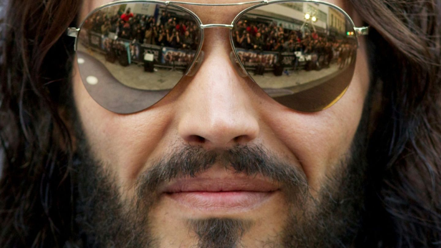 Russell Brand wegen Vergewaltigung angeklagt