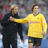 Bei den Bayern wird Hummels nicht glücklich. Im Winter der Saison 2007/08 wechselt er zunächst als Leihspieler nach Dortmund, wo im Sommer Jürgen Klopp als neuer Trainer engagiert wird. Es soll eine Erfolgsgeschichte werden