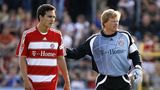 Geschafft: Am 1. Januar 2007 erhält Mats Hummels als 18-Jähriger seinen ersten Profivertrag beim FC Bayern, wo er seit Kindertagen spielt. Er hat damit den Sprung aus dem Nachwuchs in die erste Mannschaft des FC Bayern geschafft. Das Tor bei den Münchnern hütet damals noch Oliver Kahn