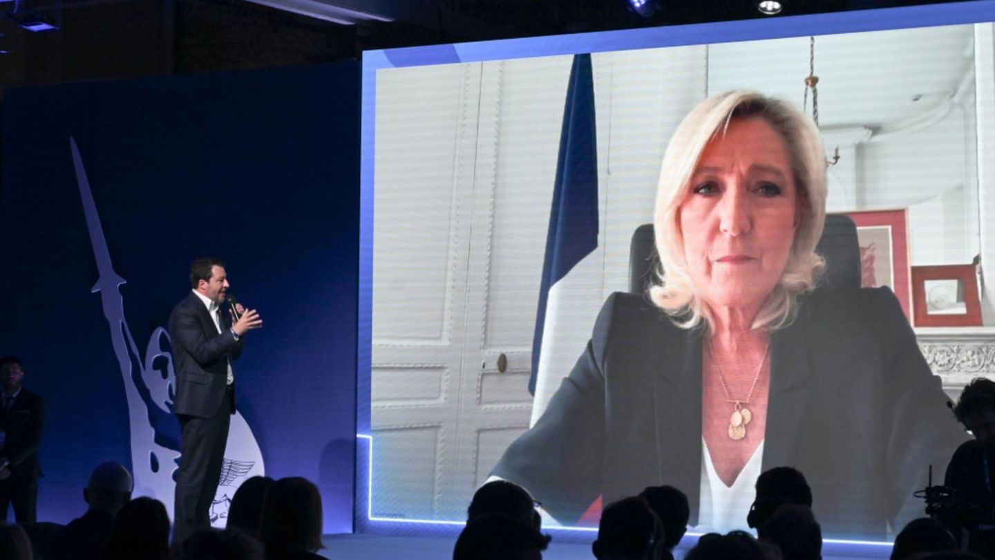 Salvini spricht zu per Video zugeschalteter Marine Le Pen