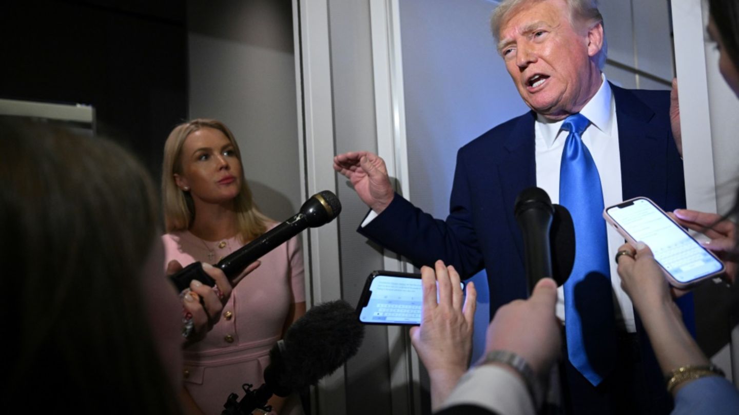 Donald Trump auf seiner Rückreise nach Washington