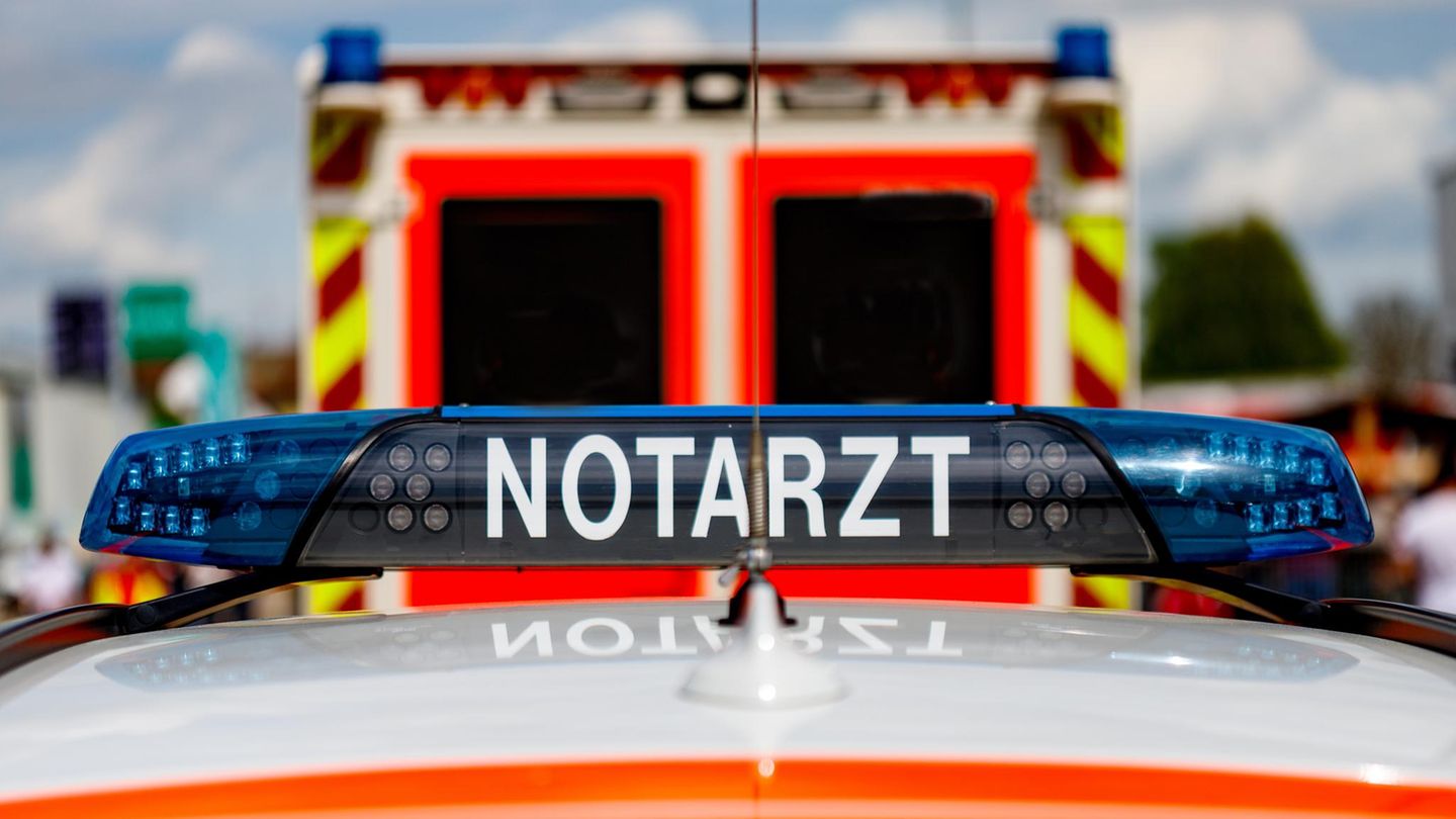 Notarzt: Drei Tote Männer in Wuppertal gefunden